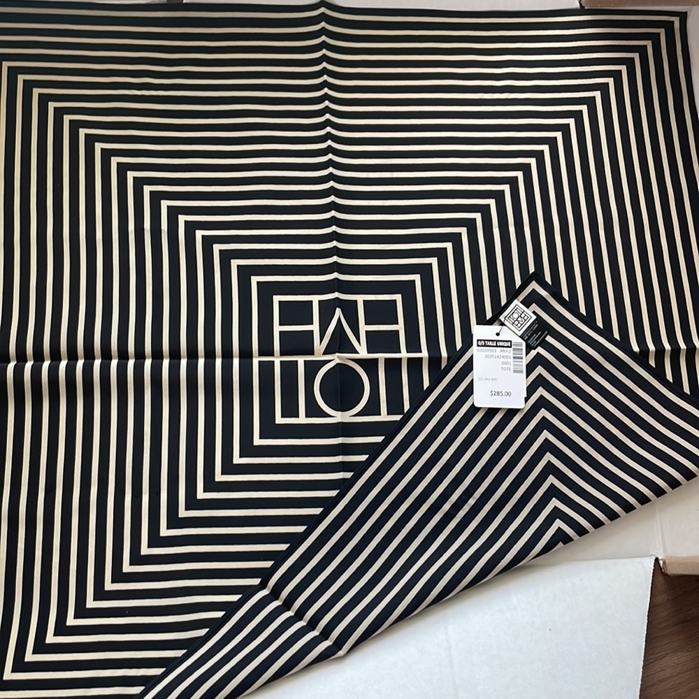 Toteme 100% silk Monogram ‘the signature’ scarf - Picture 6 of 8